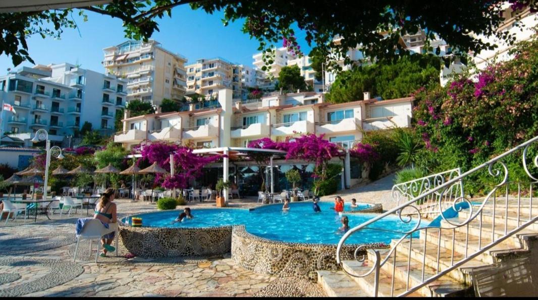 Bougainvill Sunset Villa ساراندا المظهر الخارجي الصورة