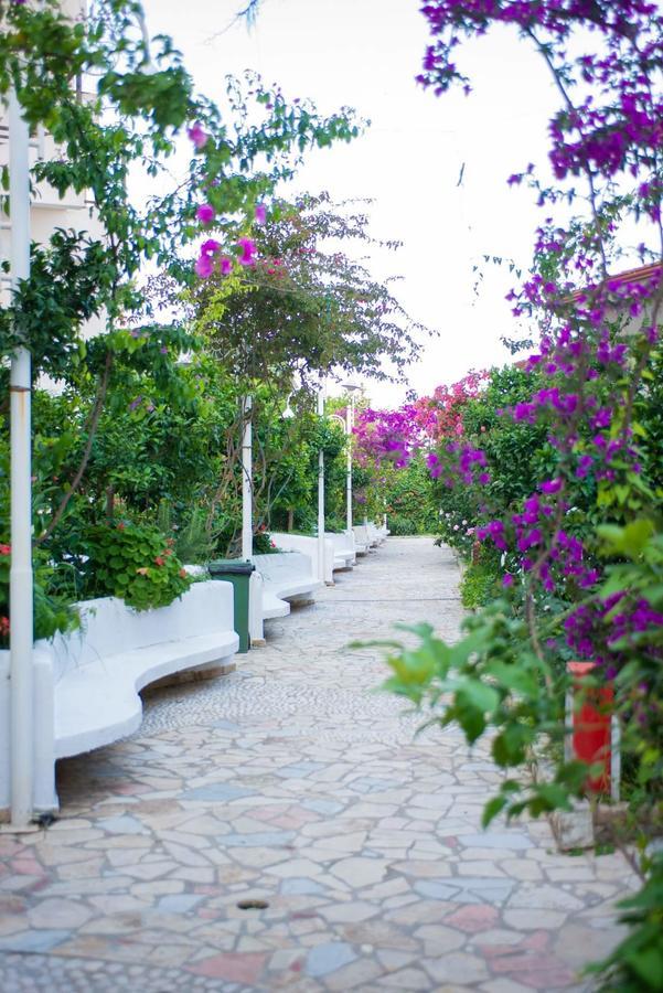 Bougainvill Sunset Villa ساراندا المظهر الخارجي الصورة